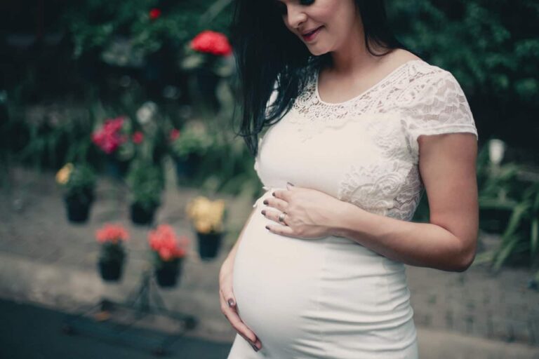 30 tydzień ciąży – waga dziecka, brzuch, poród, który to miesiąc, jak wygląda dziecko?