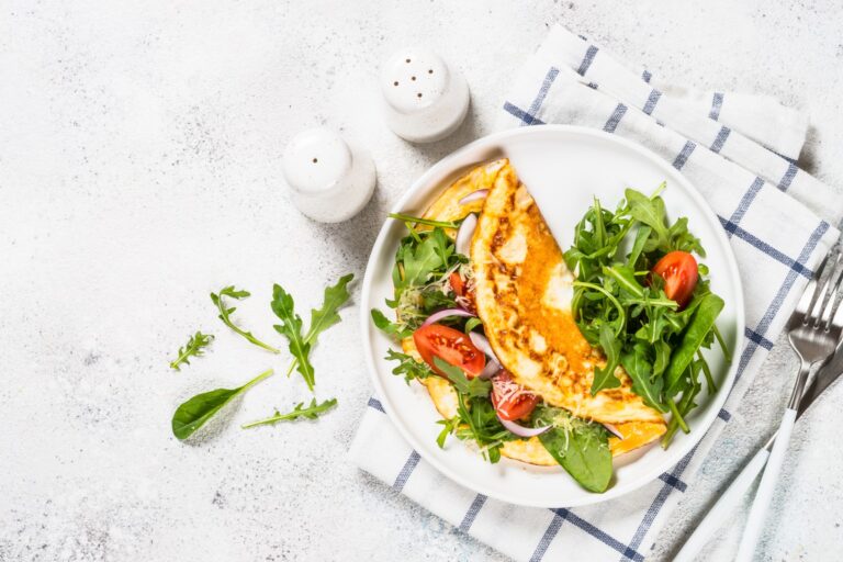 Omlet z płatkami owsianymi - to śniadanie da Ci energię na cały dzień!